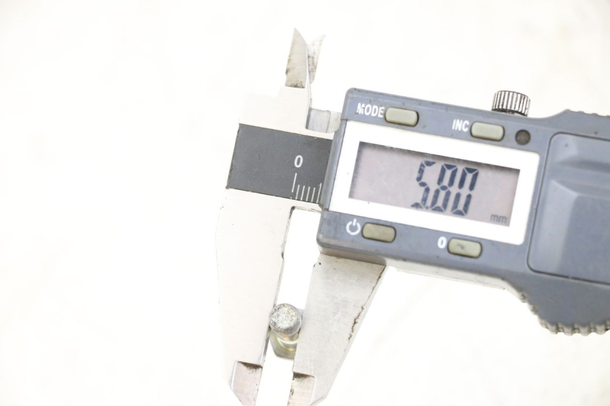 photo de BULLONE DEL DISCO DEL FRENO HONDA CRF R 250 (2020 - 2021) - Zoom sullo stato d'uso