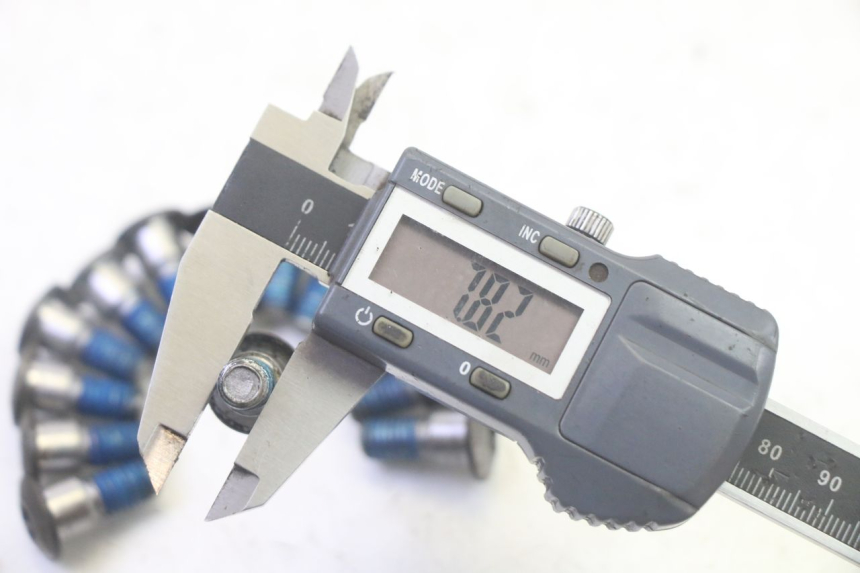 photo de BULLONE DEL DISCO DEL FRENO SUZUKI DL V STROM 1000 (2002 - 2007) - Zoom sullo stato d'uso