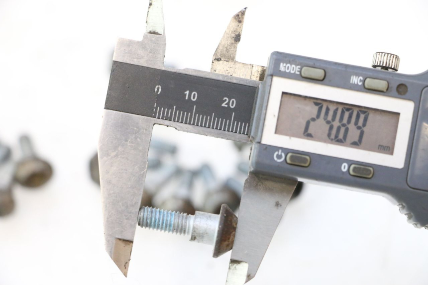 photo de BULLONE DEL DISCO DEL FRENO YAMAHA FJR 1300 (2001 - 2005) - Zoom sullo stato d'uso