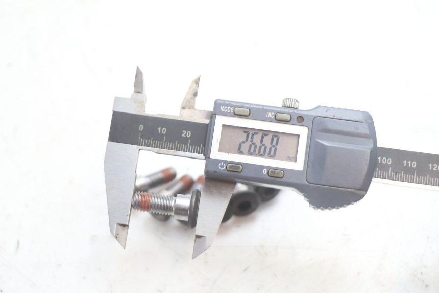 photo de BULLONE DEL DISCO DEL FRENO HONDA FJS SILVER WING SILVERWING 400 (2005 - 2008) - Zoom sullo stato d'uso
