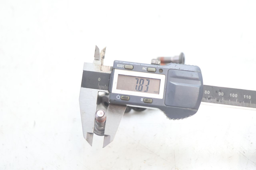 photo de BULLONE DEL DISCO DEL FRENO HONDA FJS SILVER WING SILVERWING 400 (2005 - 2008) - Altra angolazione