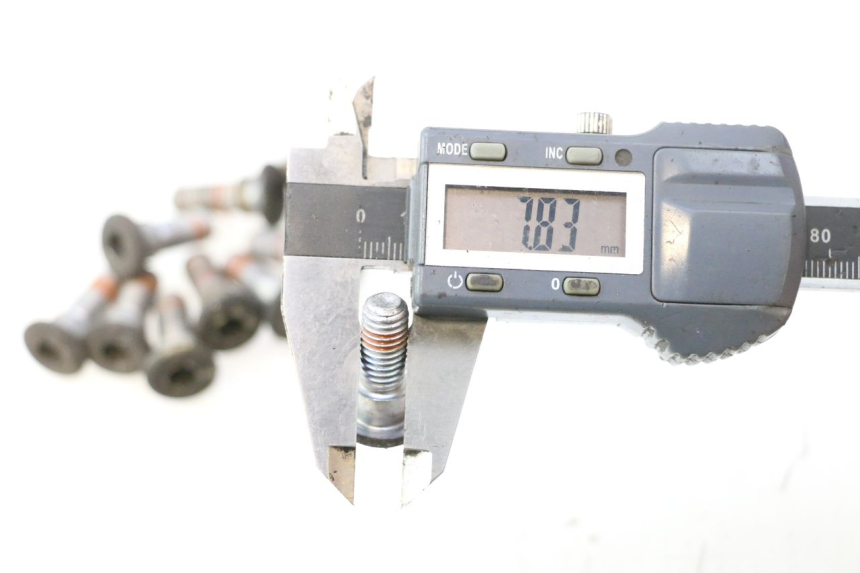 photo de BULLONE DEL DISCO DEL FRENO HONDA FJS SILVER WING SILVERWING 400 (2005 - 2008) - Zoom sullo stato d'uso