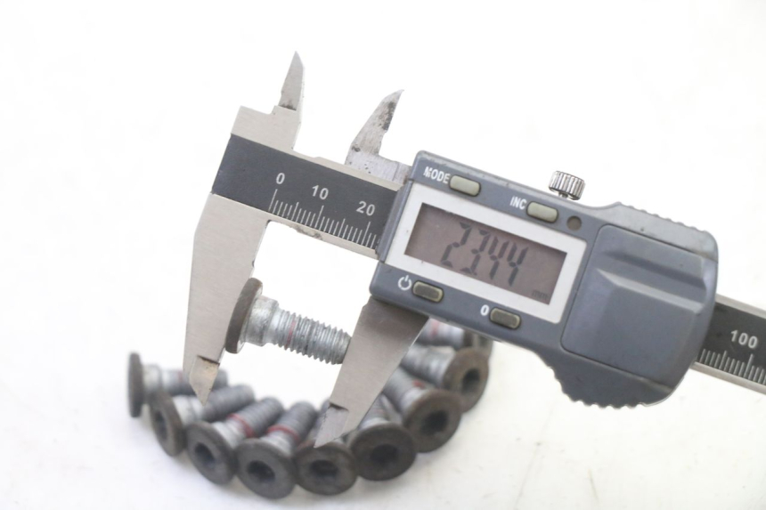 photo de BULLONE DEL DISCO DEL FRENO BMW G310 R 310 (2016 - 2020) - Zoom sullo stato d'uso