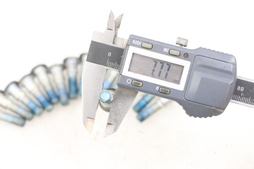 photo de BULLONE DEL DISCO DEL FRENO SUZUKI GSF N BANDIT 600 (1996 - 1999) - Zoom sullo stato d'uso