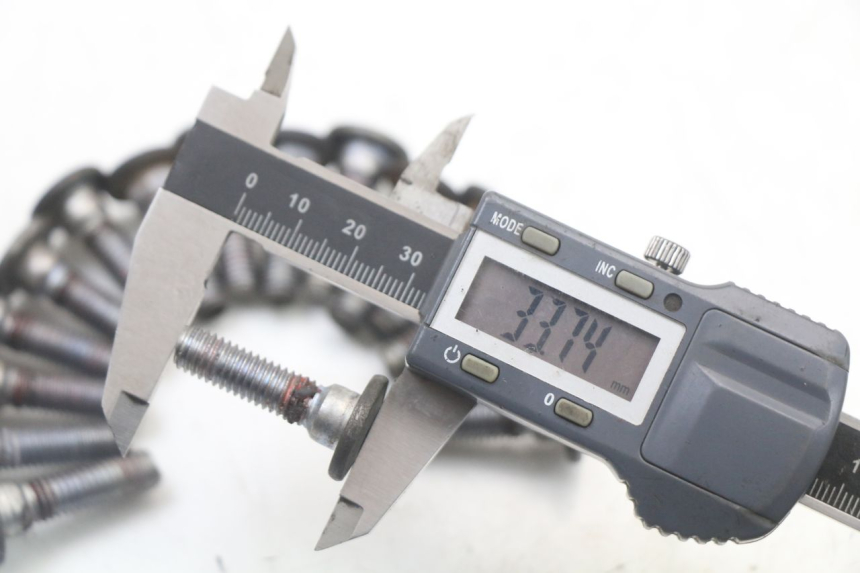 photo de BULLONE DEL DISCO DEL FRENO KAWASAKI GTR 1000 (1994 - 2004) - Zoom sullo stato d'uso