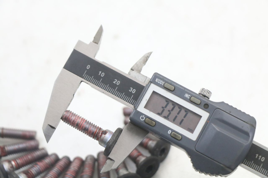 photo de BULLONE DEL DISCO DEL FRENO KAWASAKI ZR7 ZR-7 S 750 (1999 - 2004) - Zoom sullo stato d'uso