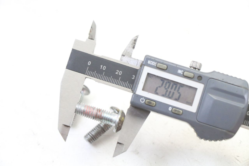 photo de BULLONE DEL DISCO DEL FRENO PEUGEOT KISBEE 2T 50 (2018 - 2022) - Altra angolazione