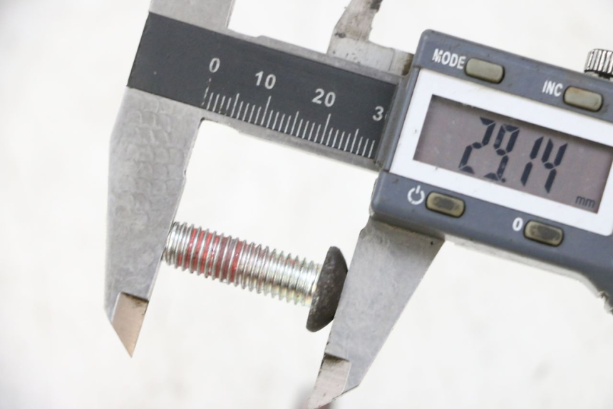 photo de VITE DISCO DEL FRENO PEUGEOT KISBEE 4T 50 (2010 - 2017) - Zoom sullo stato d'uso