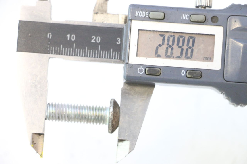 photo de BULLONE DEL DISCO DEL FRENO PEUGEOT KISBEE 4T 50 (2023 - 2026) - Zoom sullo stato d'uso