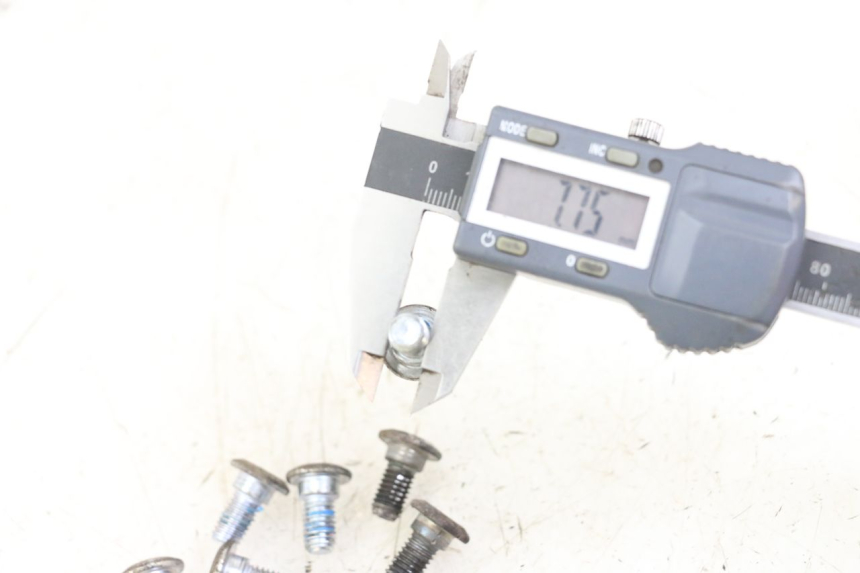 photo de BULLONE DEL DISCO DEL FRENO MASAI XL 50 (2012 - 2019) - Zoom sullo stato d'uso