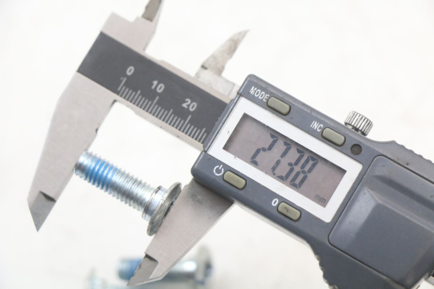 photo de BULLONE DEL DISCO DEL FRENO MASH LEGEND'R 4T 50 (2021 - 2025) - Zoom sullo stato d'uso