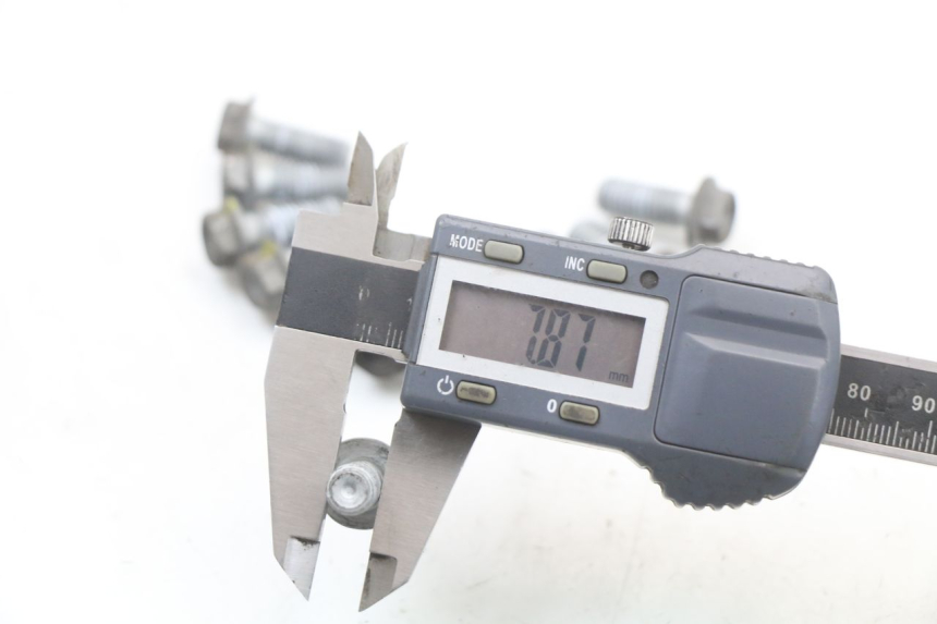 photo de BULLONE DEL DISCO DEL FRENO MOTO GUZZI NORGE 8V GT 1200 (2011 - 2016) - Primo piano tecnico