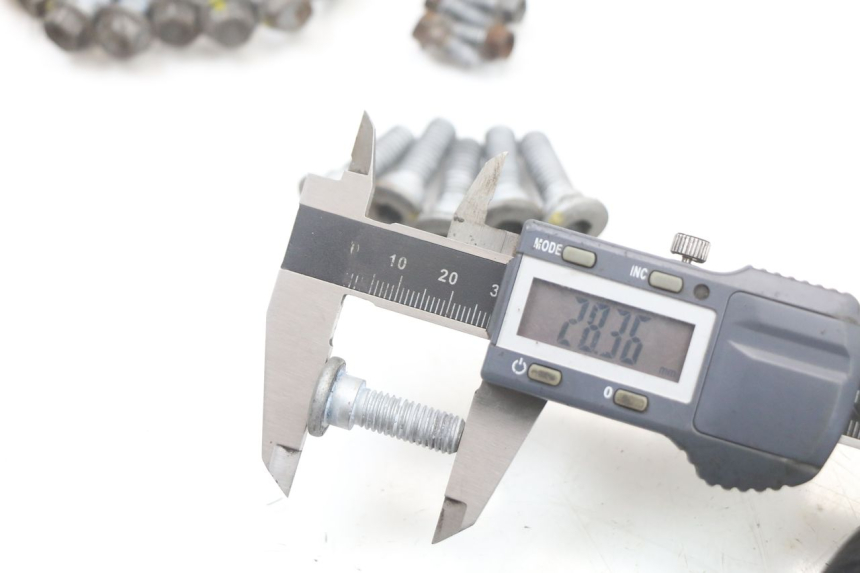 photo de BULLONE DEL DISCO DEL FRENO MOTO GUZZI NORGE 8V GT 1200 (2011 - 2016) - Marcature e riferimenti originali