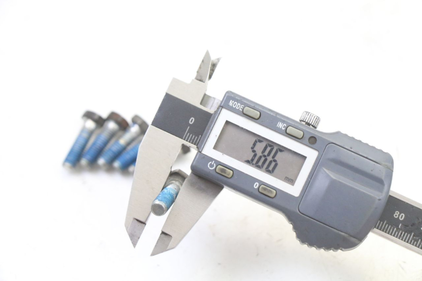 photo de BULLONE DEL DISCO DEL FRENO PIAGGIO NRG POWER PUREJET 50 (2018 - 2021) - Primo piano tecnico