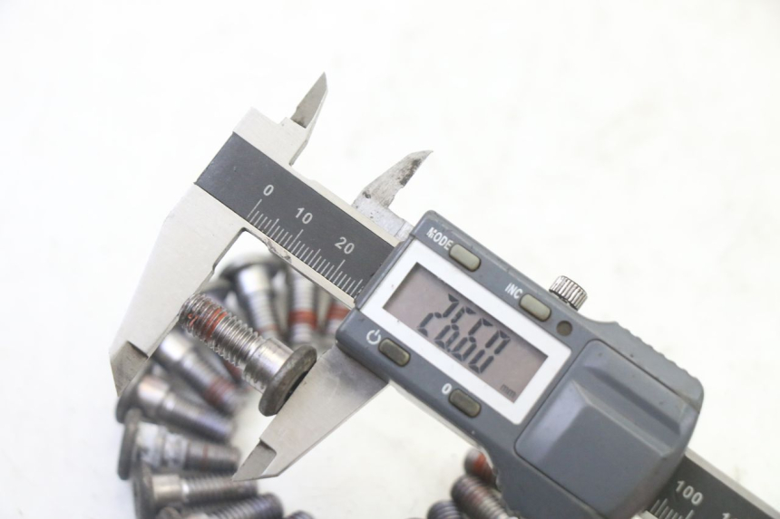 photo de BULLONE DEL DISCO DEL FRENO HONDA NTV DEAUVILLE 650 (2001 - 2006) - Zoom sullo stato d'uso