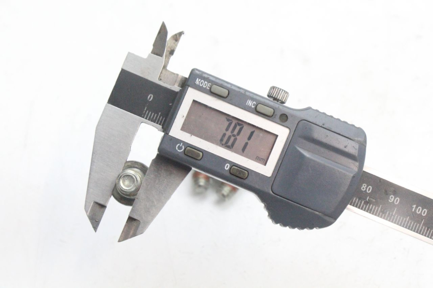photo de VIS DISCO DEL FRENO HONDA PCX (JF28) 125 (2009 - 2011) - Zoom sullo stato d'uso
