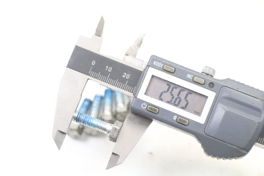 photo de BULLONE DEL DISCO DEL FRENO PIAGGIO NRG POWER PUREJET 50 (2018 - 2021) - Primo piano tecnico