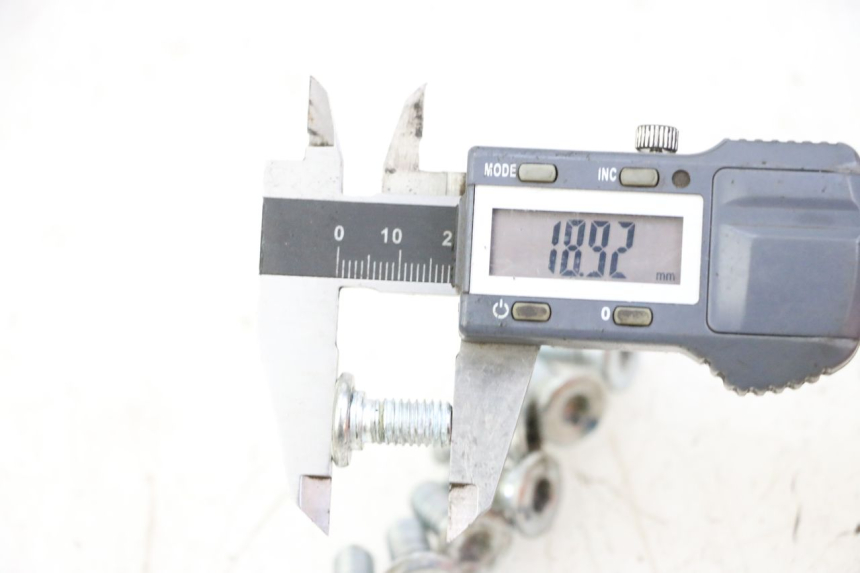 photo de BULLONE DEL DISCO DEL FRENO APOLLO RFZ 125 - Dettaglio del componente