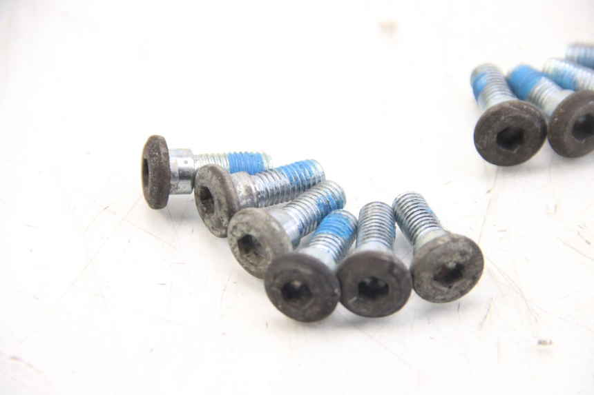 photo de VIS DISCO DEL FRENO DAELIM S3 125 (2010 - 2017) - Primo piano tecnico