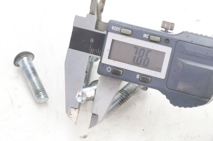 photo de BULLONE DEL DISCO DEL FRENO PEUGEOT SATELIS 125 (2013 - 2018) - Stato della superficie e materiale