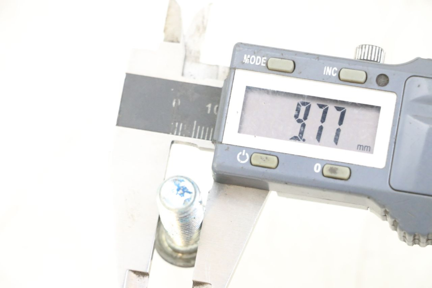 photo de VIS DISCO DEL FRENO MBK STUNT NAKED 50 (2004 - 2018) - Zoom sullo stato d'uso