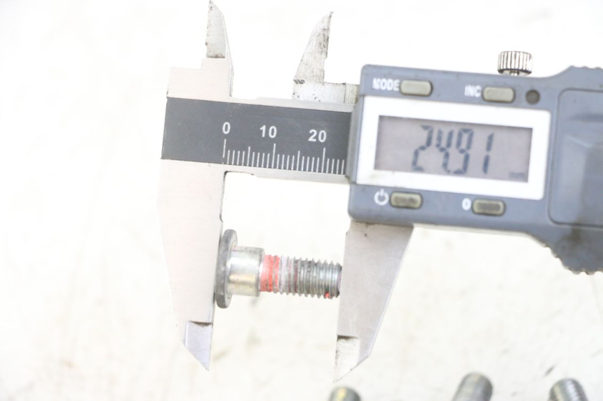 photo de BULLONE DEL DISCO DEL FRENO SUZUKI BURGMAN 125 (2018 - 2021) - Dettaglio del componente