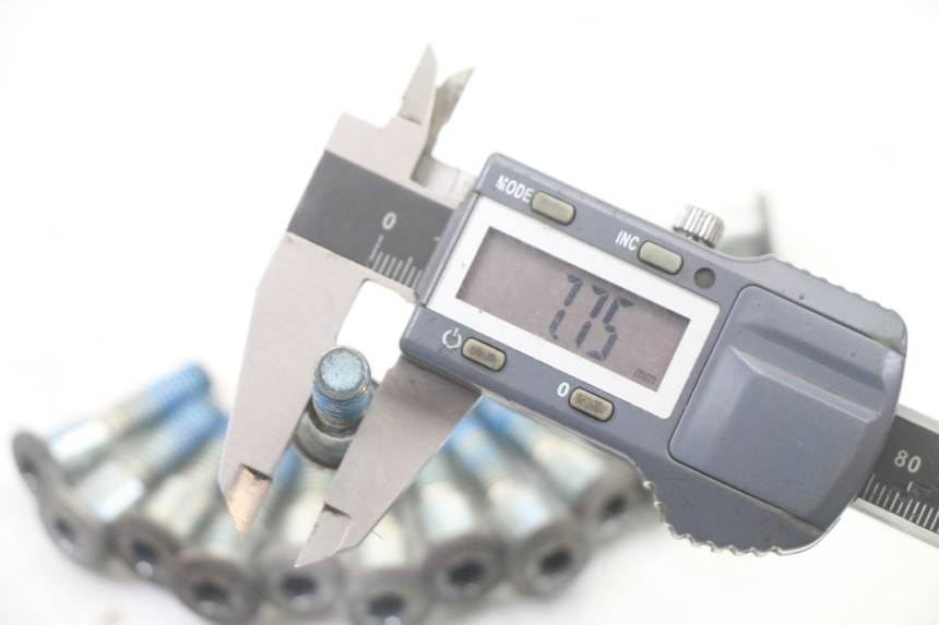 photo de BULLONE DEL DISCO DEL FRENO SUZUKI GSF S BANDIT 600 (2000 - 2004) - Altra angolazione