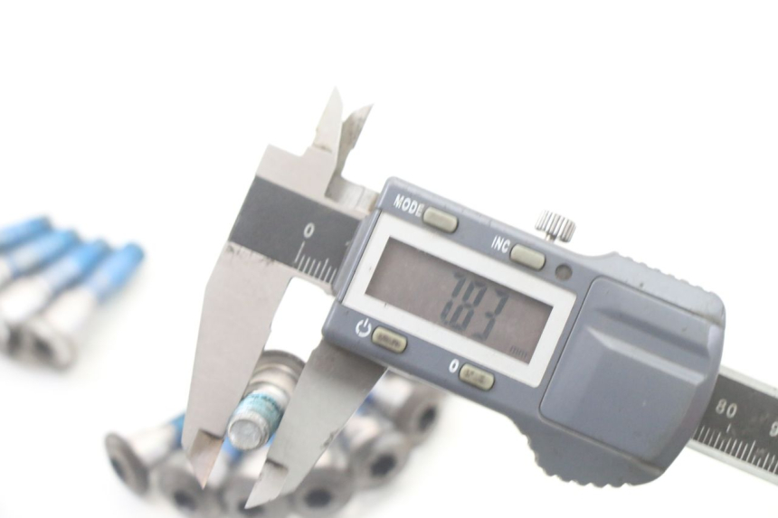 photo de BULLONE DEL DISCO DEL FRENO SUZUKI GSX F GSXF 650 (2007 - 2015) - Marcature e riferimenti originali