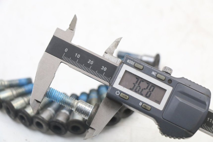 photo de BULLONE DEL DISCO DEL FRENO SUZUKI SV S 650 (1999 - 2002) - Zoom sullo stato d'uso