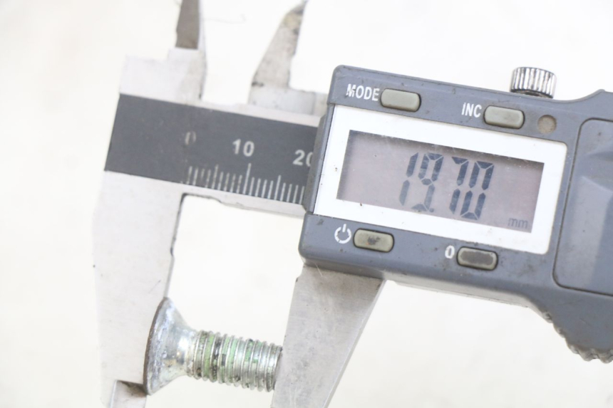 photo de VIS DISCO DEL FRENO PEUGEOT TREKKER 50 (1998 - 2004) - Zoom sullo stato d'uso