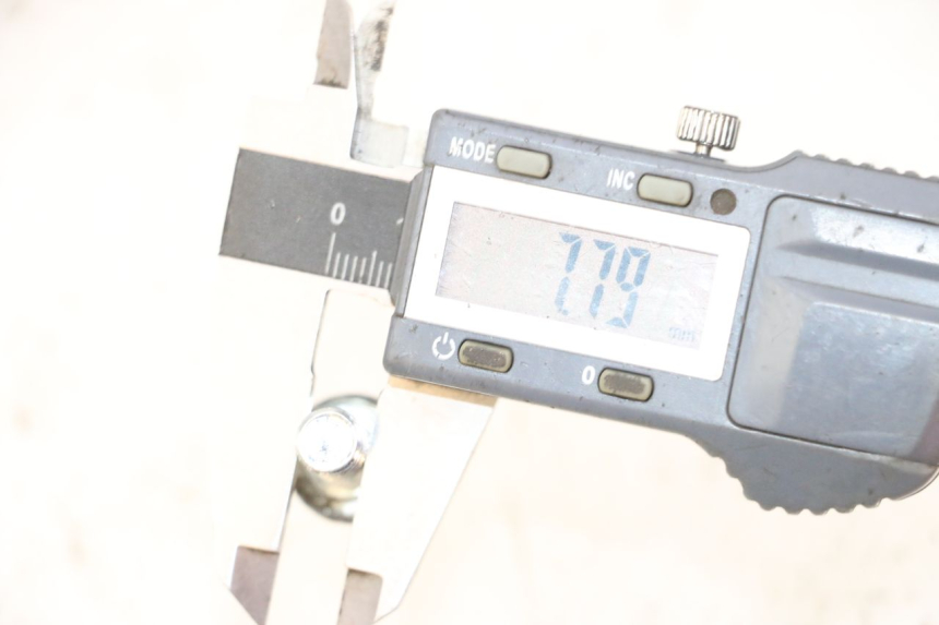 photo de BULLONE DEL DISCO DEL FRENO PEUGEOT V-CLIC VCLIC 50 (2007 - 2013) - Zoom sullo stato d'uso