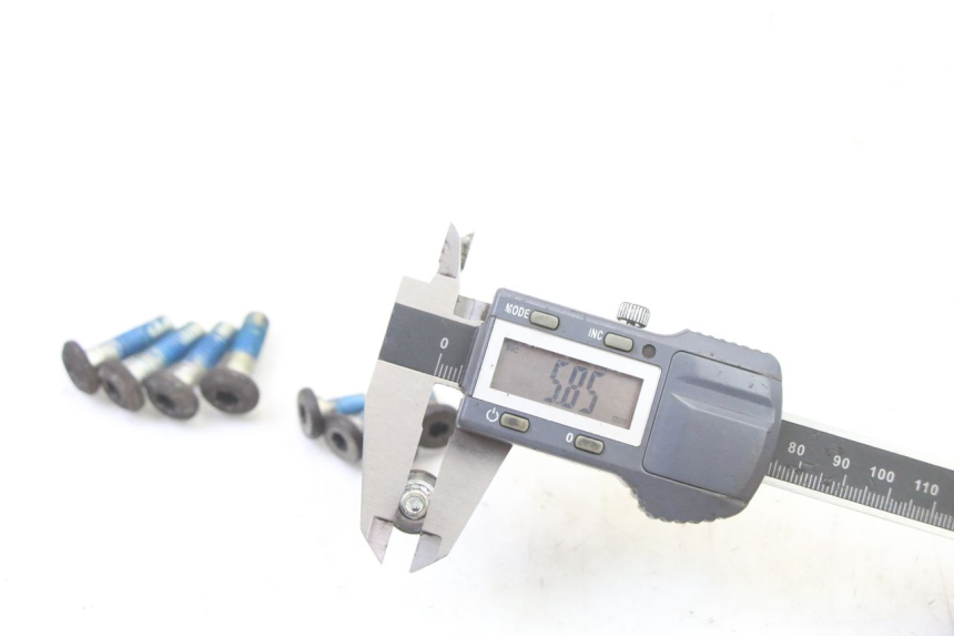 photo de VIS DISCO DEL FRENO YAMAHA XMAX X-MAX 125 (2006 - 2009) - Dettagli dei punti di fissaggio