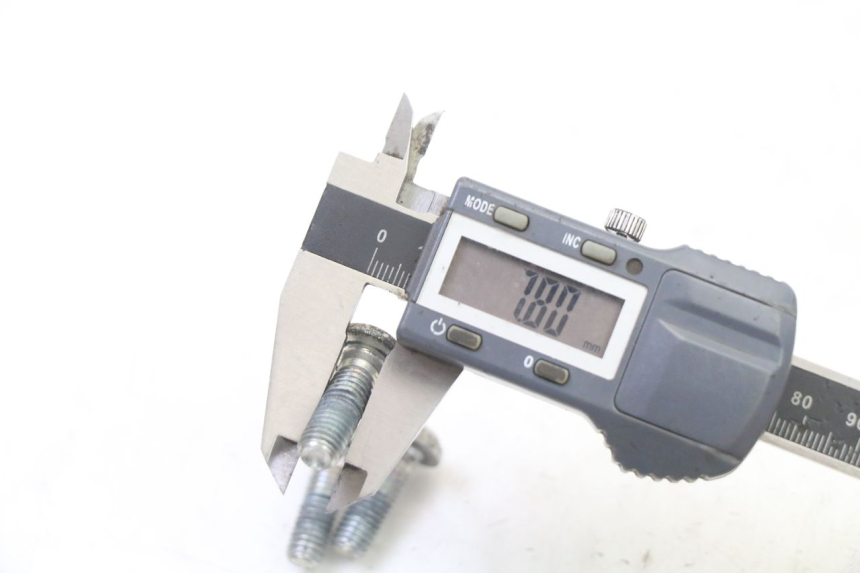 photo de BULLONE DEL DISCO DEL FRENO YAMAHA XMAX X-MAX 125 (2021 - 2025) - Primo piano tecnico