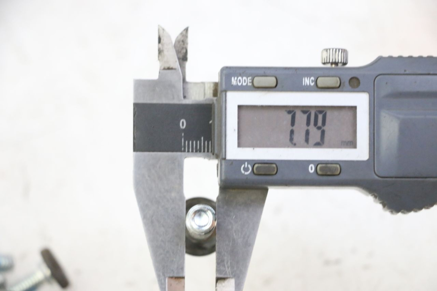 photo de VIS DISCO DEL FRENO YAMAHA X-MAX XMAX 250 (2006 - 2009) - Altra angolazione