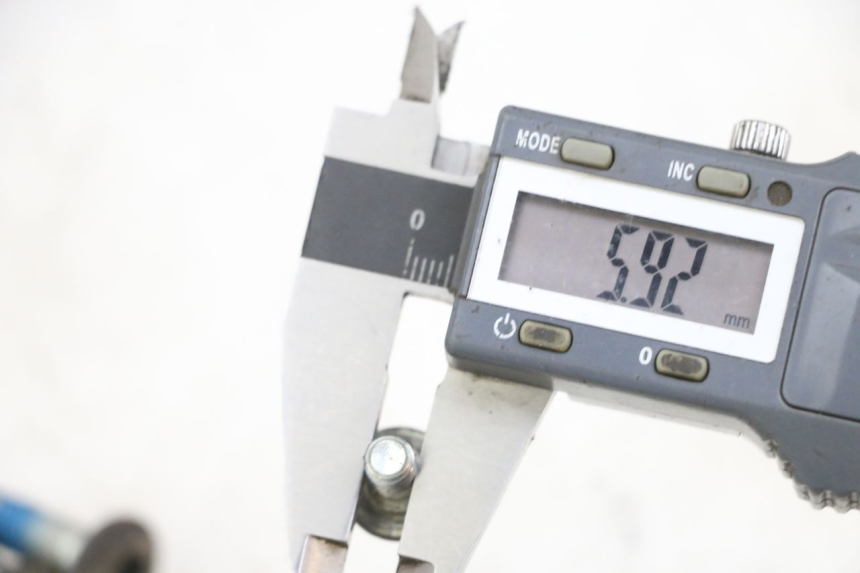 photo de VIS DISCO DEL FRENO YAMAHA XMAX X-MAX 125 (2006 - 2009) - Zoom sullo stato d'uso