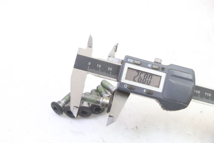 photo de BULLONE DEL DISCO DEL FRENO HONDA X8R 50 (1998 - 2003) - Zoom sullo stato d'uso