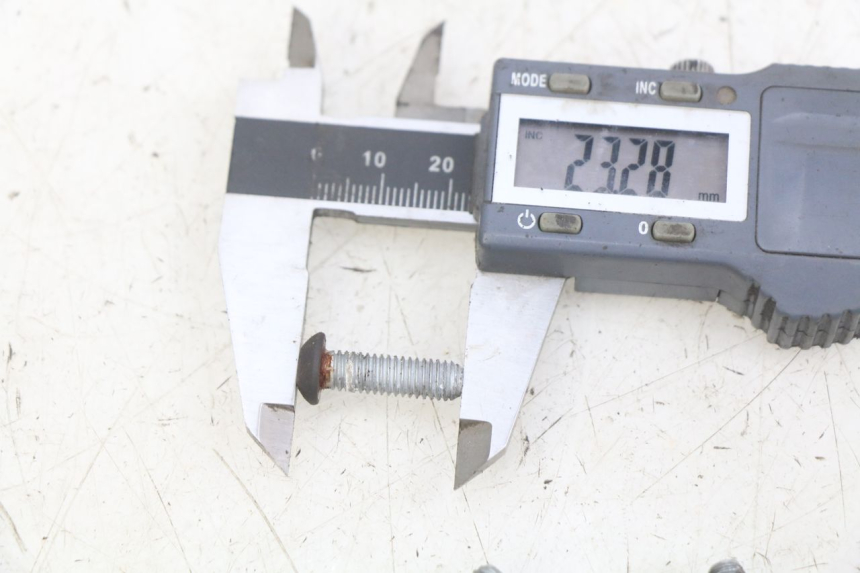 photo de VIS DISCO DEL FRENO PIAGGIO X9 EVOLUTION 125 (2003 - 2007) - Altra angolazione