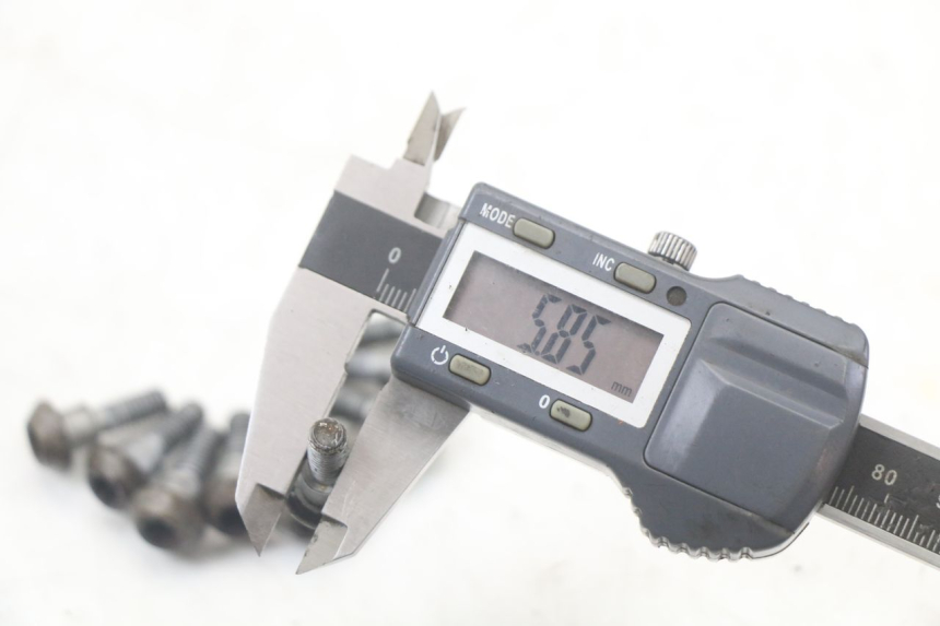 photo de BULLONE DEL DISCO DEL FRENO YAMAHA FZ1 FAZER 1000 (2007 - 2009) - Zoom sullo stato d'uso