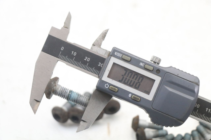 photo de BULLONE DEL DISCO DEL FRENO YAMAHA XJ6 ABS 600 (2008 - 2016) - Altra angolazione