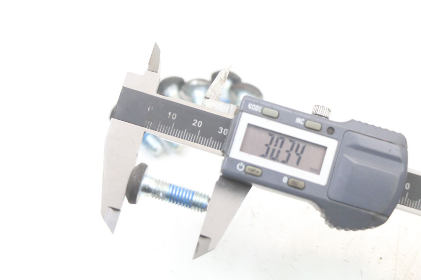 photo de BULLONE DEL DISCO DEL FRENO YAMAHA YP MAJESTY 125 (2002 - 2006) - Altra angolazione