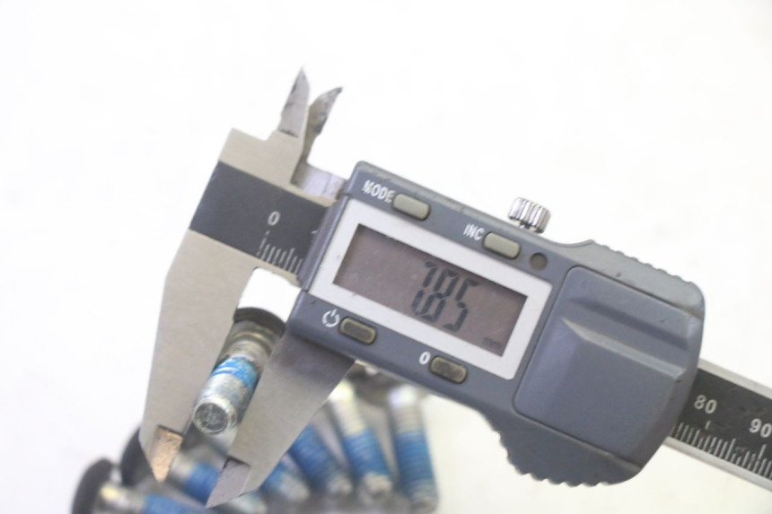 photo de VITE DISCO DEL FRENO YAMAHA YP MAJESTY 125 (2007 - 2010) - Altra angolazione