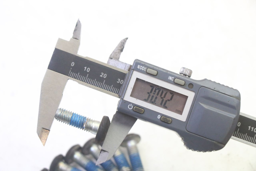 photo de VITE DISCO DEL FRENO YAMAHA YP MAJESTY 125 (2007 - 2010) - Primo piano tecnico