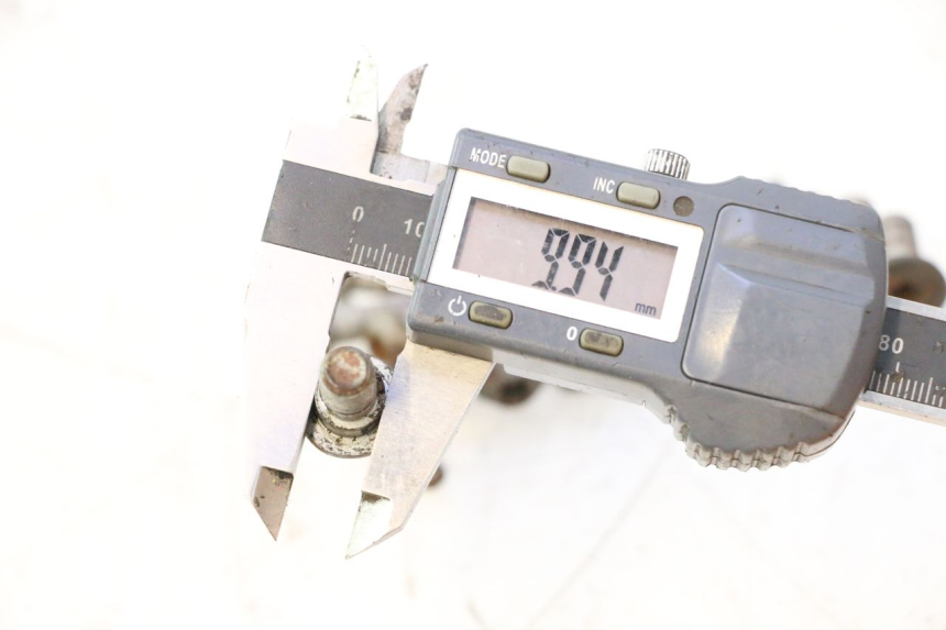 photo de BULLONE DEL DISCO DEL FRENO YAMAHA YZF R6 600 (2008 - 2009) - Caratteristiche distintive