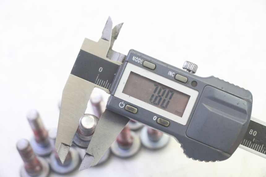 photo de BULLONE DEL DISCO DEL FRENO KAWASAKI ZR 7 750 (1999 - 2004) - Primo piano tecnico